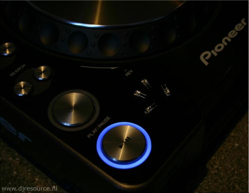 CDJ-1000 Blue Led in > Green out ! CDJ-1000 Blue Led in > Green out !