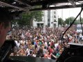 CK-rocks-the-crowd