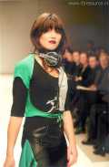 DJ-Isis-on-the-catwalk