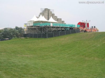 Our MEMBERS can Enlarge : Dance Valley 2004 View uphill