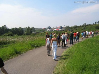 Our MEMBERS can Enlarge : Walking to Dance Valley