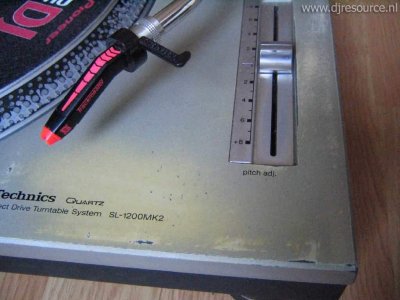 Our MEMBERS can Enlarge : Technics SL1200MK2 worn off