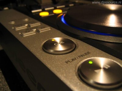 Our MEMBERS can Enlarge : CDJ-200 : Control Area