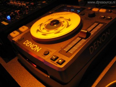 Our MEMBERS can Enlarge : Denon-DN-S1000-Orange