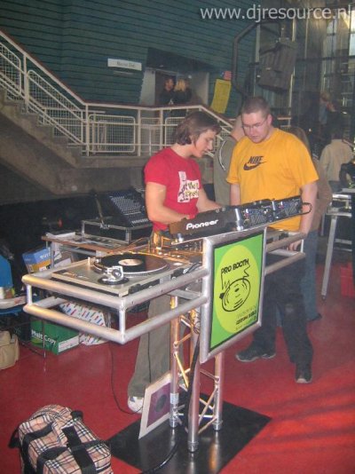 Our MEMBERS can Enlarge : Aluminium DJ Furniture