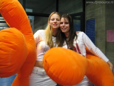 Our MEMBERS can Enlarge : Pioneer Promo Team caught