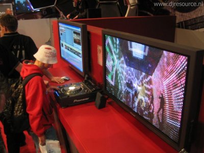 Our MEMBERS can Enlarge : DVJ-X1 and Studio 9