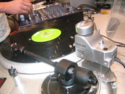 Our MEMBERS can Enlarge : Tascam TT-M1