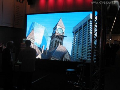 Our MEMBERS can Enlarge :  1.000.000,- LED Screen