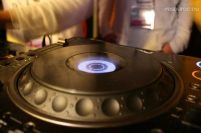 Our MEMBERS can Enlarge : DVJ without Vinyl mode...