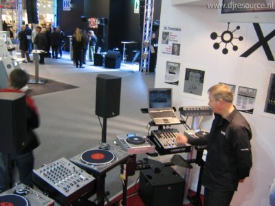 Our MEMBERS can Enlarge : Allen & Heath DJ Booth