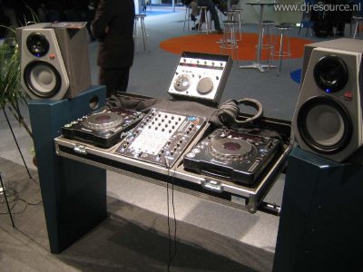 Our MEMBERS can Enlarge : Dateq Vibe & Pioneer CDJ-1000