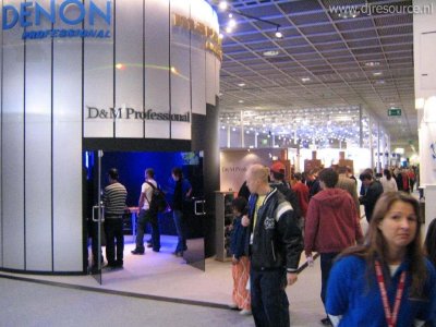 Our MEMBERS can Enlarge : Denon & Marantz Stand