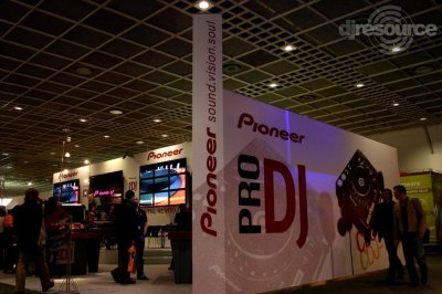 Our MEMBERS can Enlarge : Pioneer Booth angle