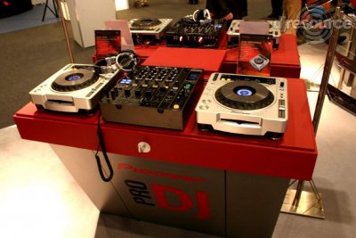 Our MEMBERS can Enlarge : Pioneer CDJ-800MK2 demo booth