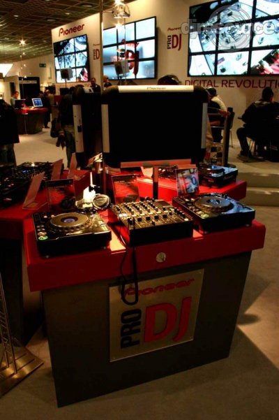 Our MEMBERS can Enlarge : Pioneer CDJ-1000MK3 demo booth