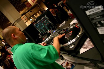 Our MEMBERS can Enlarge : Numark demo by Rockid