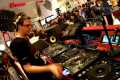 Dan-Tat-live-performance