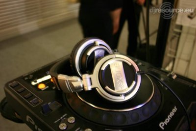 Our MEMBERS can Enlarge : allen-heath-headph