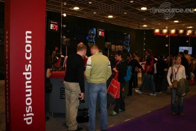Our MEMBERS can Enlarge : DJSounds Shot