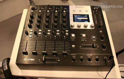Our MEMBERS can Enlarge : ecler-evo-5-top