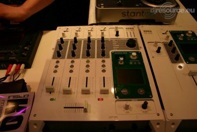 Our MEMBERS can Enlarge : korg-km402