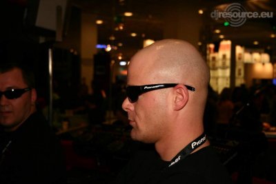 Our MEMBERS can Enlarge : Pioneer Men in Black