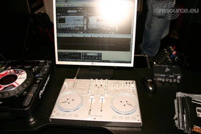Our MEMBERS can Enlarge : vestax-vci-100