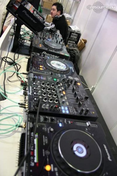 Our MEMBERS can Enlarge : Pioneer Booth Content