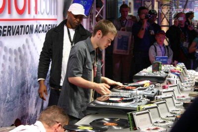 Our MEMBERS can Enlarge : Ortofoon Scratchin'