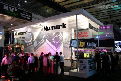 Our MEMBERS can Enlarge : Numark Stand