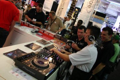 Our MEMBERS can Enlarge : Pioneer DVJ-1000's