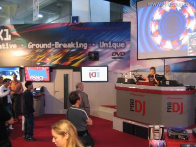 Our MEMBERS can Enlarge : DVJ's visable on huge screen