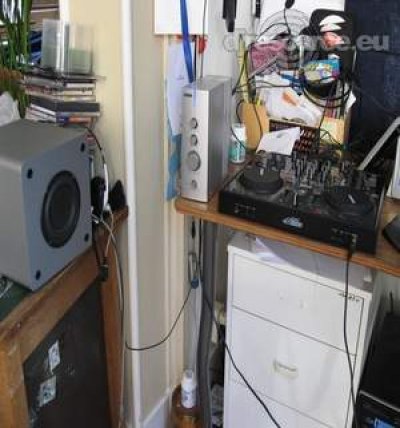 Our MEMBERS can Enlarge : -FLoriZ-'s DJ-Booth