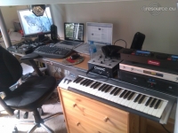 FLoriZ-s-DJ-Booth-Jul-11