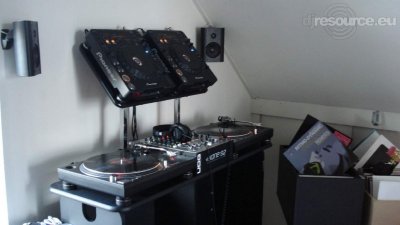Enlarge : a dj 2booth :)