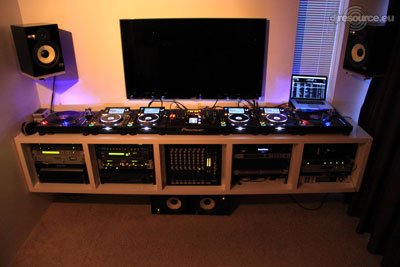 Show this booth : 4cdj2000's DJ -Booth Aug'13