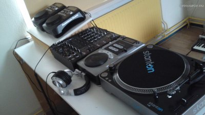 Show this booth : Airstate's DJ -Booth Mar'13