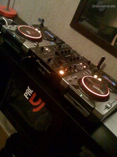 Show this booth : Alain Diaz's DJ-Booth