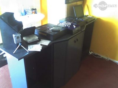Our MEMBERS can Enlarge : dj-booth-pic-2