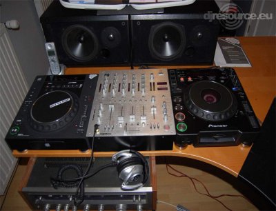 Booth: UPDATE DJ Booth