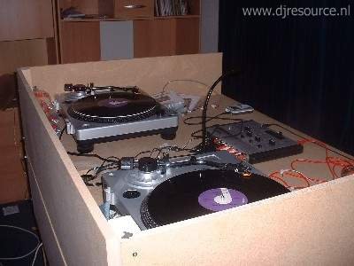 Enlarge : Dj-Booth (stelt nietsvoor)
