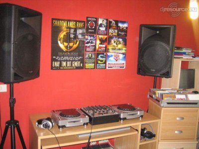Our MEMBERS can Enlarge : Dj B&A's Booth volledig