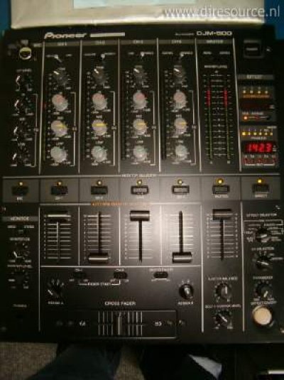 Our MEMBERS can Enlarge : DJ Bass-ic's Pioneer DJM-500