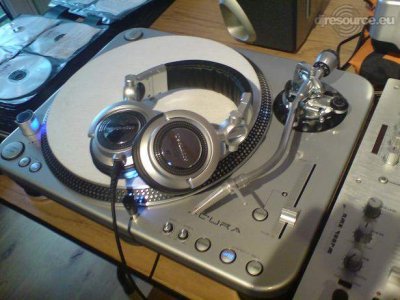 Our MEMBERS can Enlarge : New Technics Headphone
