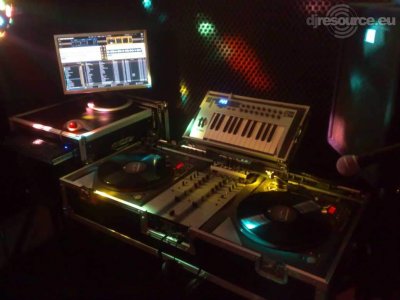 Show this booth : BeauBryte's DJ -Booth Nov'13