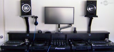 Show this booth : BenJam85's DJ -Booth Feb'13