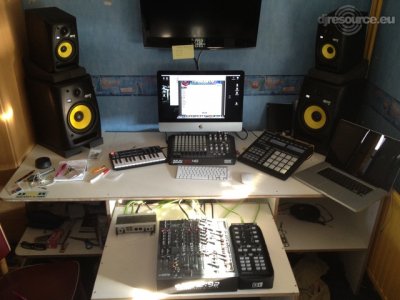 Show this booth : Bjonson's DJ -Booth Aug'12