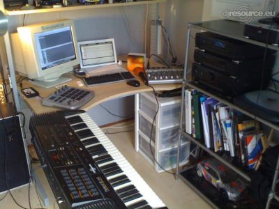Our MEMBERS can Enlarge : Studio