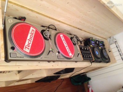 Show this booth : Buc's DJ -Booth May'13